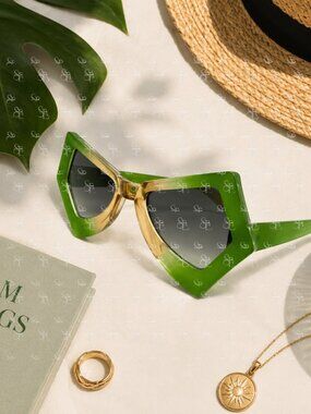 ✨ Geometric Statement Fashion Sunglasses